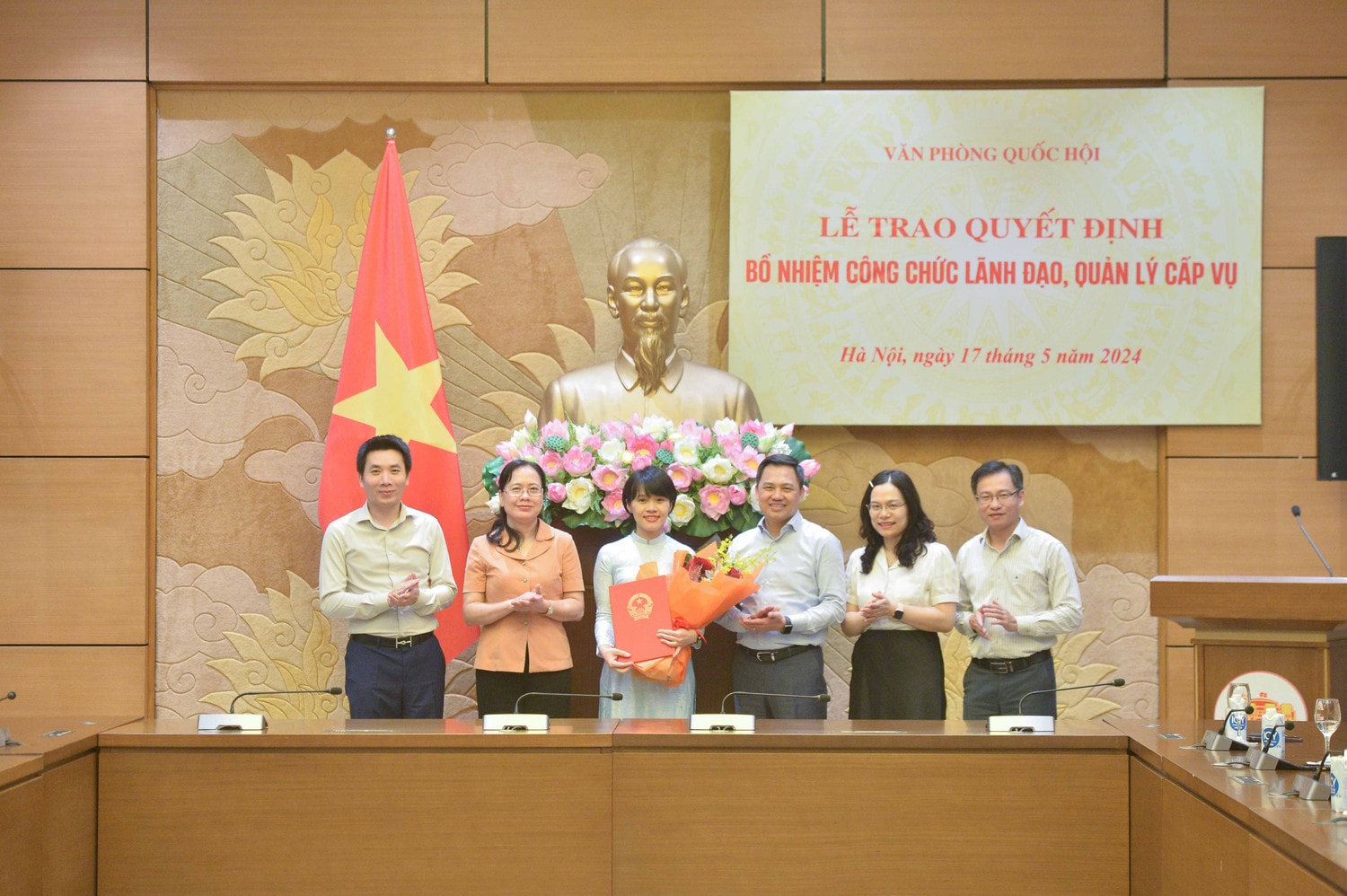 Các đại biểu chụp ảnh kỷ niệm