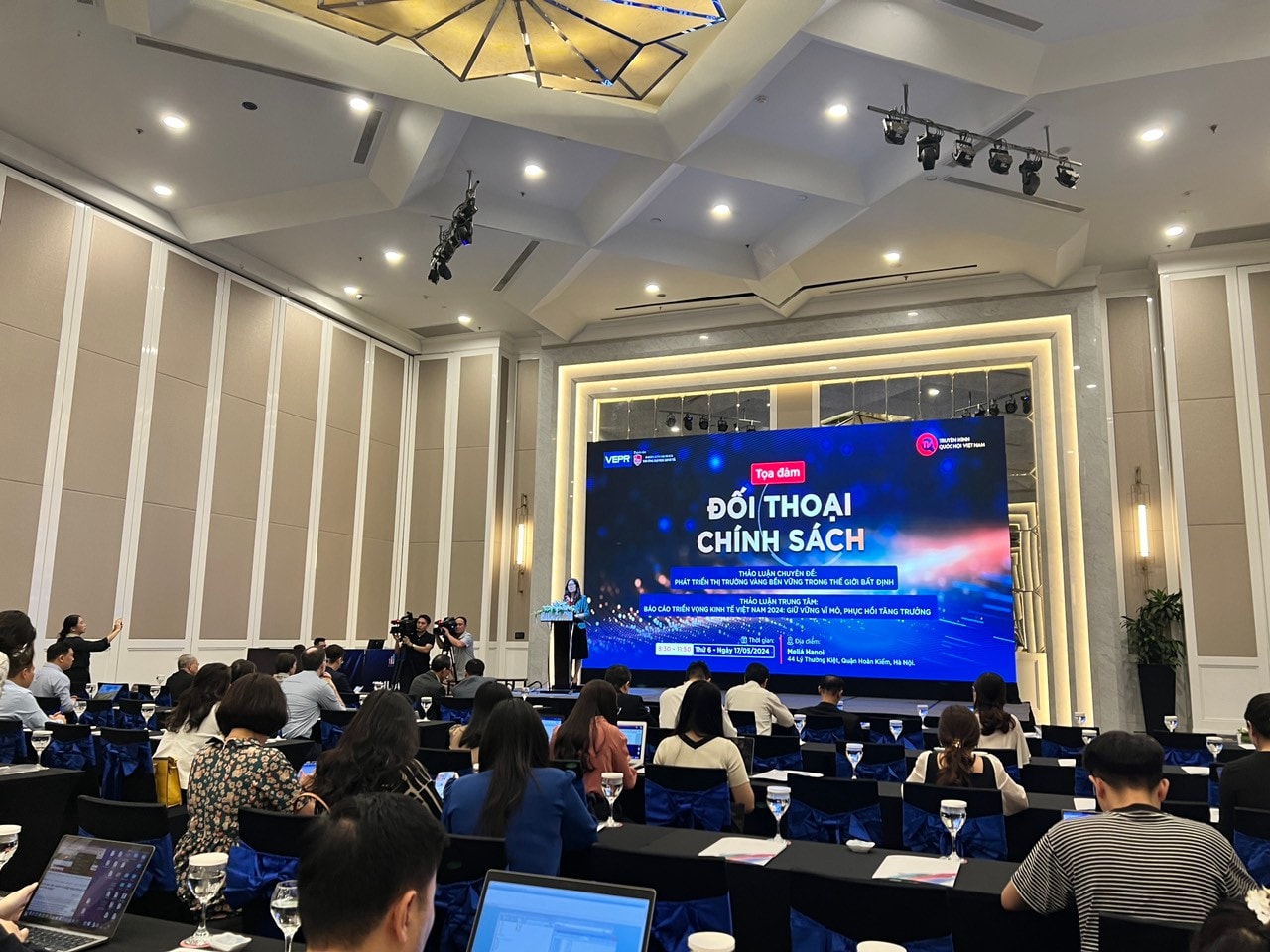 Ổn định thị trường vàng, giữ vững vĩ môtạo đà phục hồi trong bối cảnh thế giới bất định -0