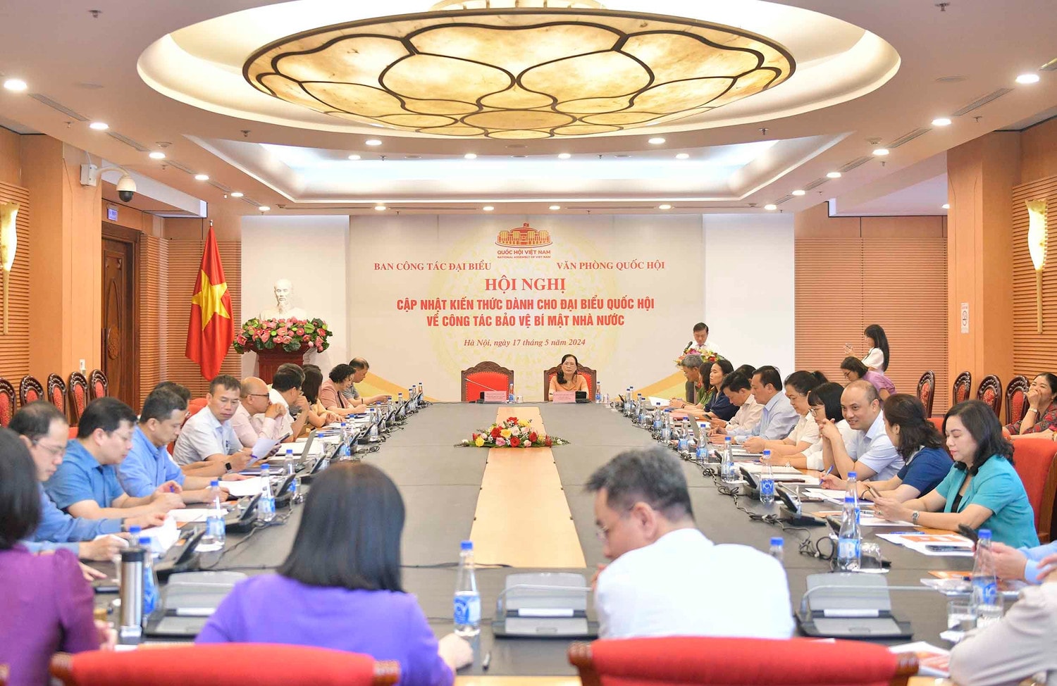 Quang cảnh hội nghị