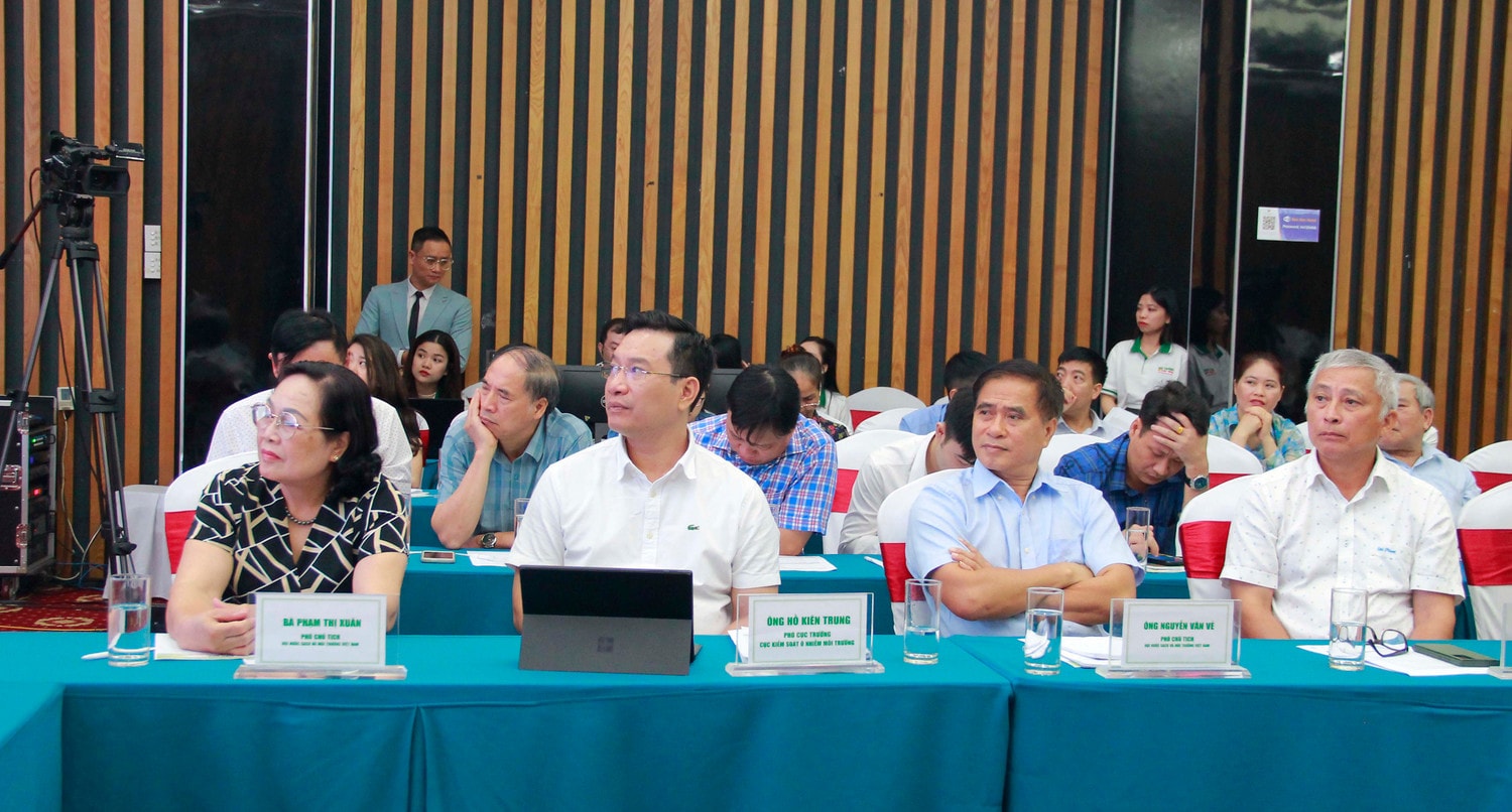 Các đại biểu tham dự diễn đàn Phân loại, thu gom, xử lý rác thải sinh hoạt cần nâng cao nhận thức của người dân -0