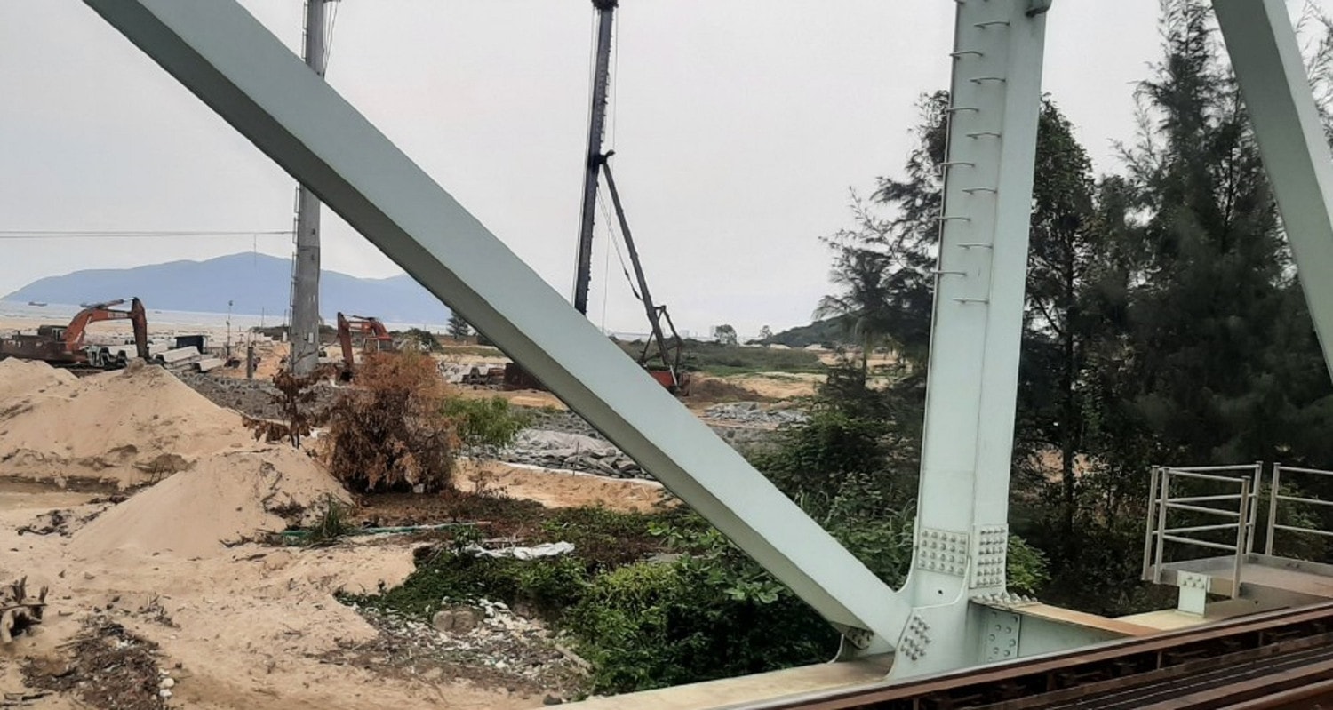 Xây dựng dự án Khu du lịch sinh thái Nam Ô xâm phạm công trình đường sắt -0