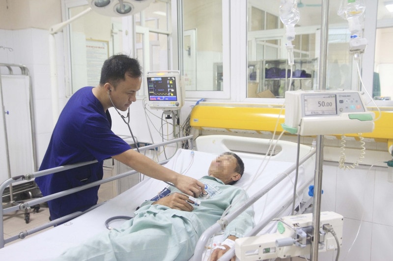 Người đàn ông ngộ độc nguy kịch do ăn so biển -0