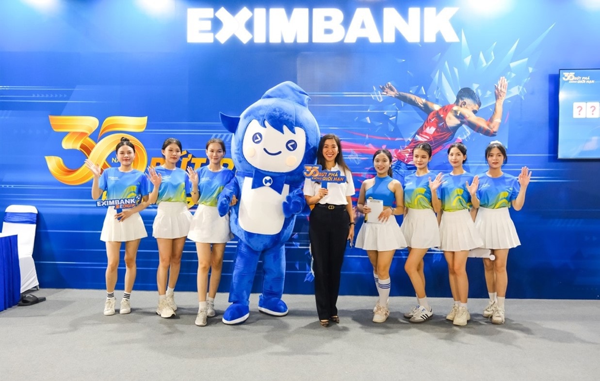 Đường đua Ho Chi Minh City Night Run Eximbank 2024 chính thức bắt đầu -0