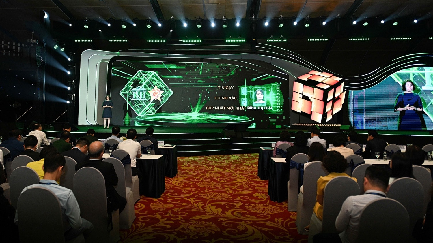 Đại diện Vietcombank trình bày bài tham luận trong sự kiện