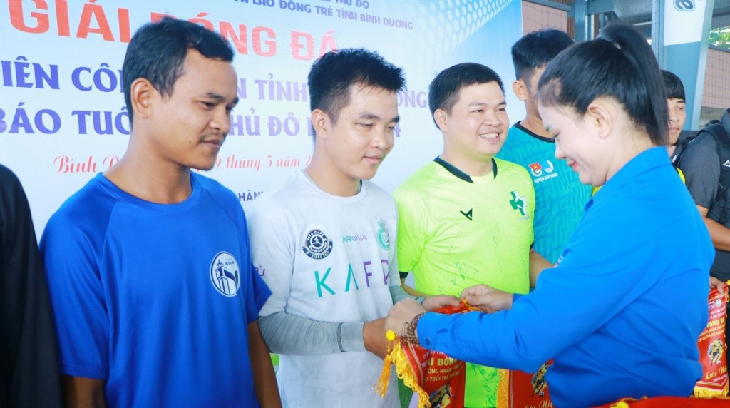 Khai mạc Giải Bóng đá nam Thanh niên công nhân tỉnh Bình Dương - Cúp báo Tuổi trẻ Thủ đô năm 2024 -0