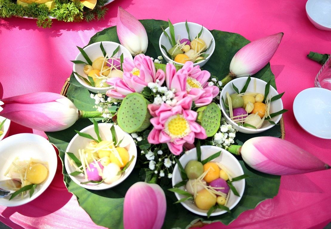 Tháng năm về, ngắm cánh đồng sen rực hồng tại Đồng Tháp -0