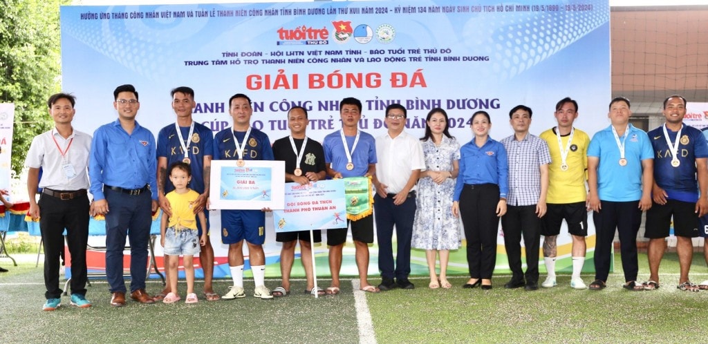 Đội bóng đá Cao su Phước Hòa đoạt Cúp Báo Tuổi trẻ Thủ đô năm 2024 -0