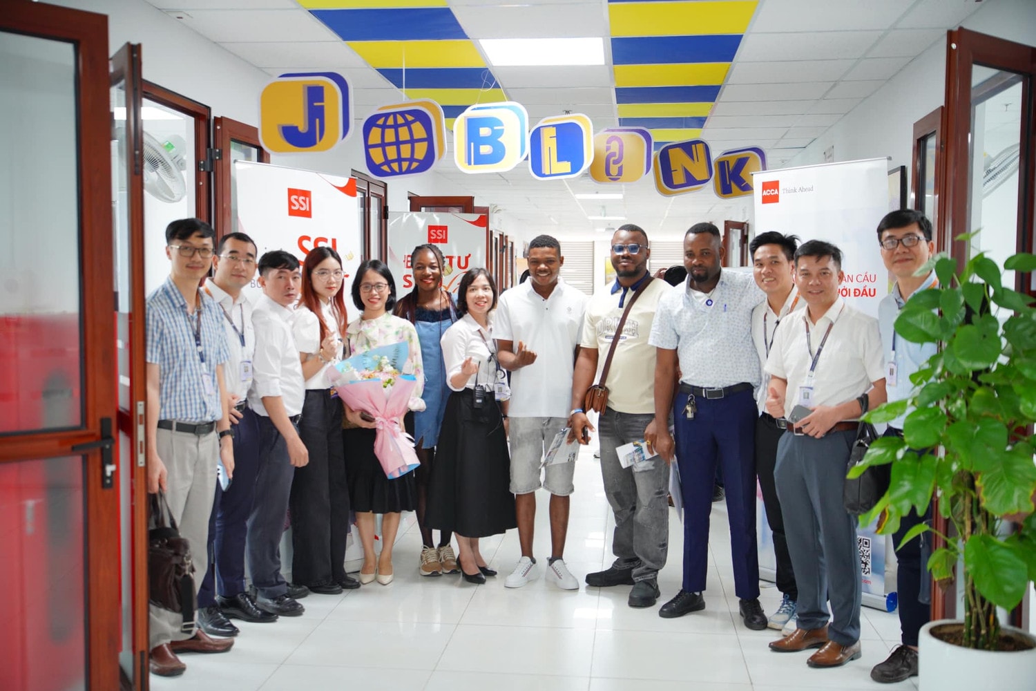 Trường Quốc tế - Đại học Quốc gia Hà Nội xét tuyển sớm 12 ngành cử nhân năm 2024 -0