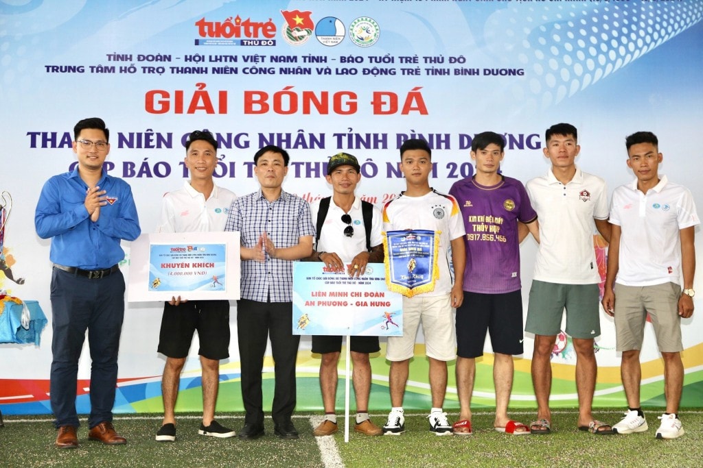 Đội bóng đá Cao su Phước Hòa đoạt Cúp Báo Tuổi trẻ Thủ đô năm 2024 -0