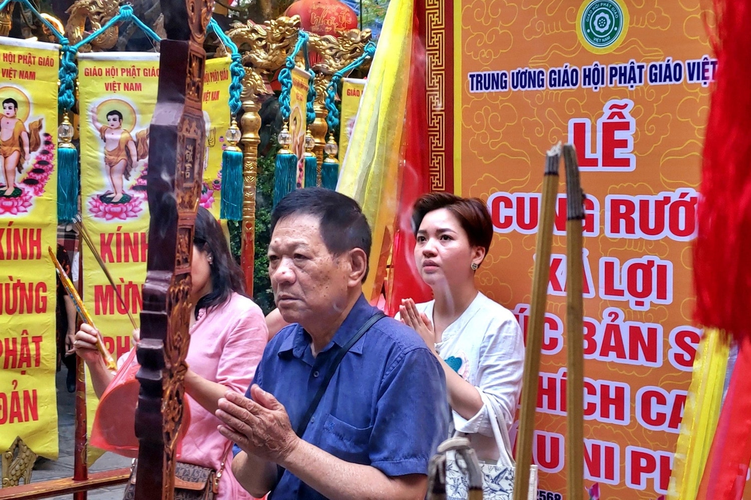 Không khí tưng bừng lễ Phật đản 2024 tại chùa Quán Sứ -0