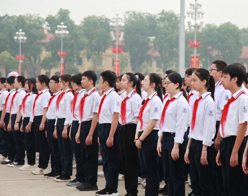 Hà Nội: 200 học sinh tiêu biểu vào Lăng báo công dâng Bác -0