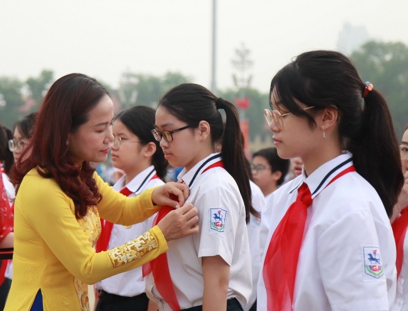 Hà Nội: 200 học sinh tiêu biểu vào Lăng báo công dâng Bác -0