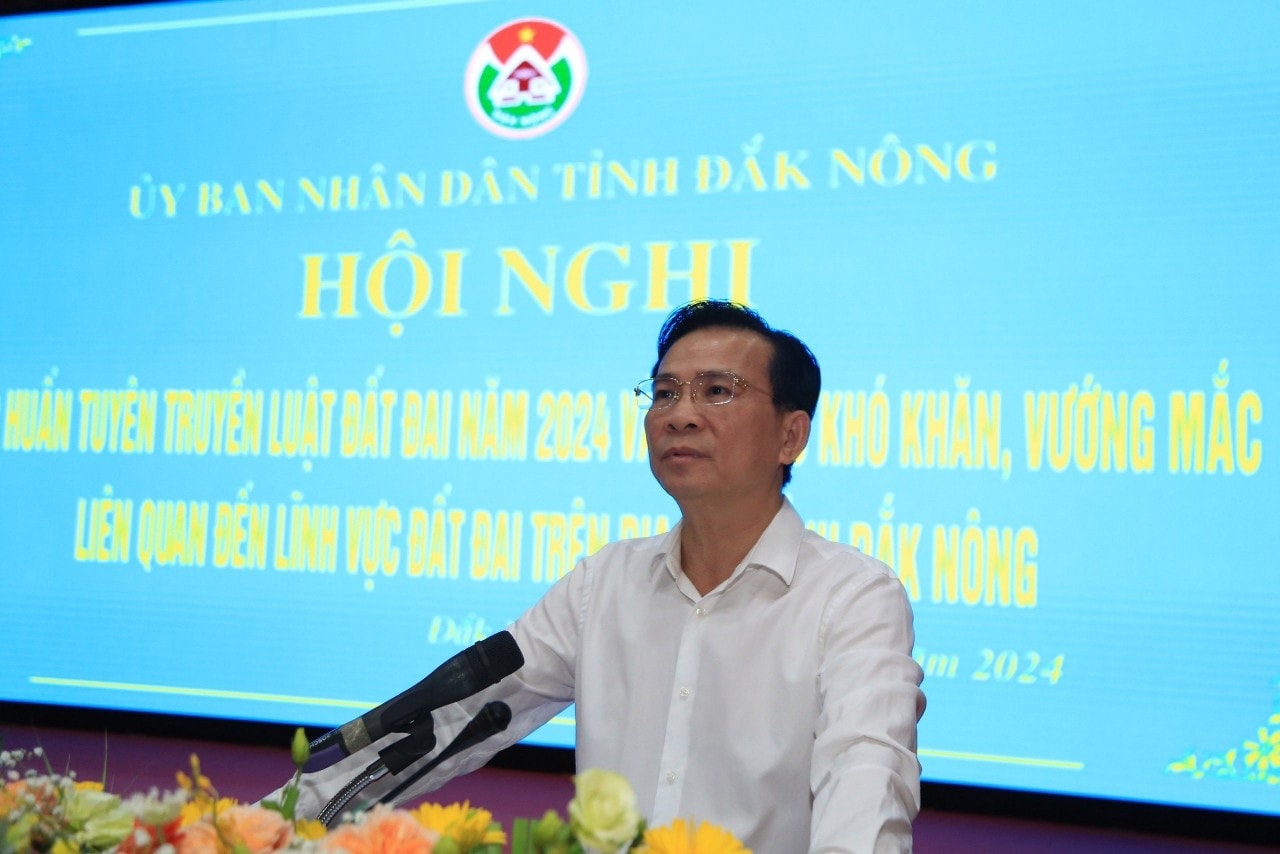 Hội nghị tập huấn tuyên truyền Luật Đất đai năm 2024 -0