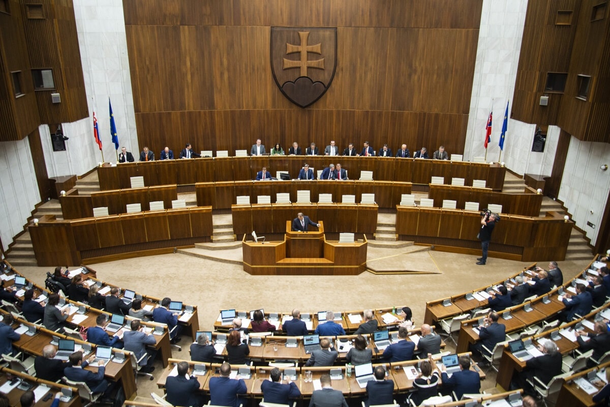 Slovakian parliament unanimously approves resolution against political hatred -0