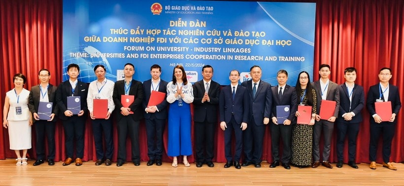 Thứ trưởng Bộ GD-ĐT Nguyễn Văn Phúc: 