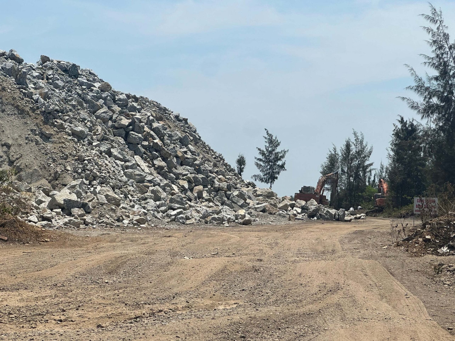 Hàng ngàn m3 đá không hóa đơn, chứng từ tập kết ở Kỳ Hà: Nhiều sai phạm cần làm rõ (bài 2) -0