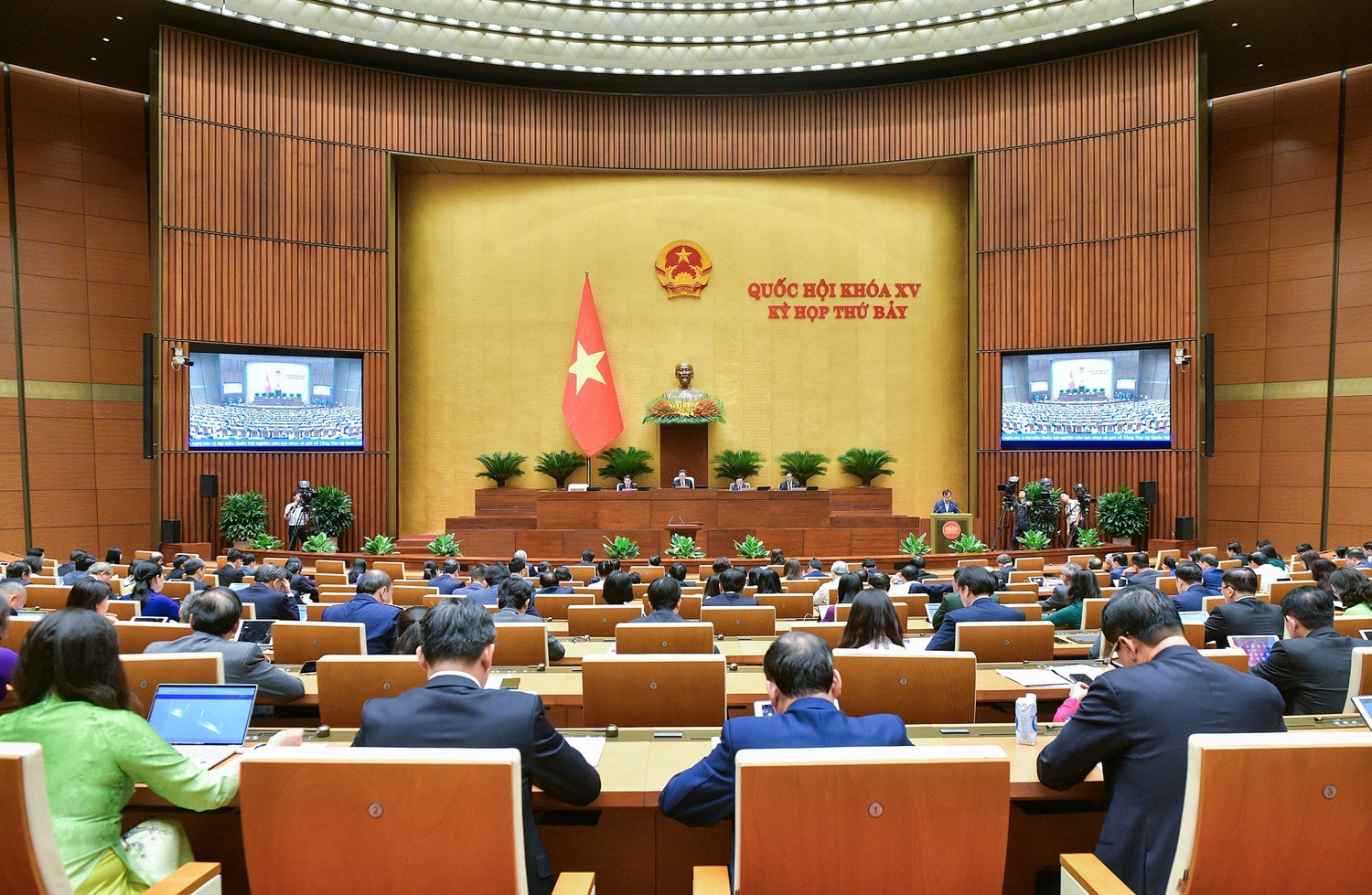 Quang cảnh kỳ họp sáng 21.5. Ảnh: Hồ Long