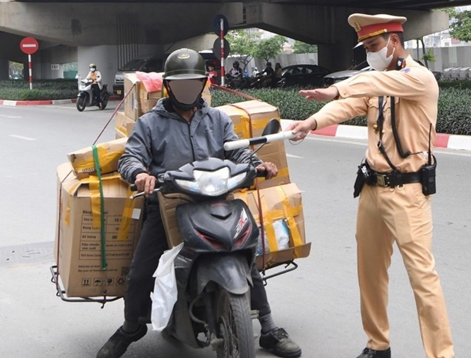 Phòng Cảnh sát giao thông đẩy mạnh hoạt động tuần tra kiểm soát, xử lý xe ba bánh tự chế, xe chờ hàng 