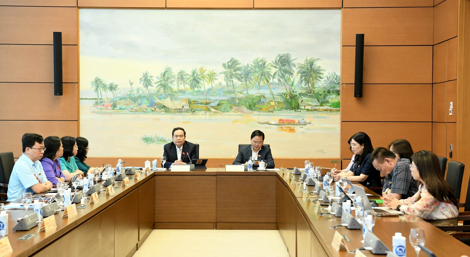 Chủ tịch Quốc hội Trần Thanh Mẫn tham dự Phiên thảo luận Tổ về đánh giá tình hình kinh tế - xã hội và ngân sách nhà nước ảnh 2 Chủ tịch Quốc hội Trần Thanh Mẫn tham dự Phiên thảo luận Tổ về đánh giá tình hình kinh tế - xã hội và ngân sách nhà nước -0