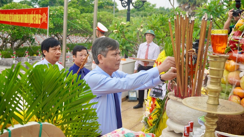 Quảng Bình long trọng tổ chức lễ truy điệu, an táng 16 hài cốt liệt sỹ hy sinh tại Lào -0