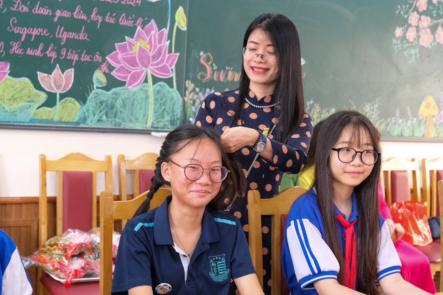 Giáo viên, học sinh Singapore giao lưu tại Trường THCS Thành Công -0