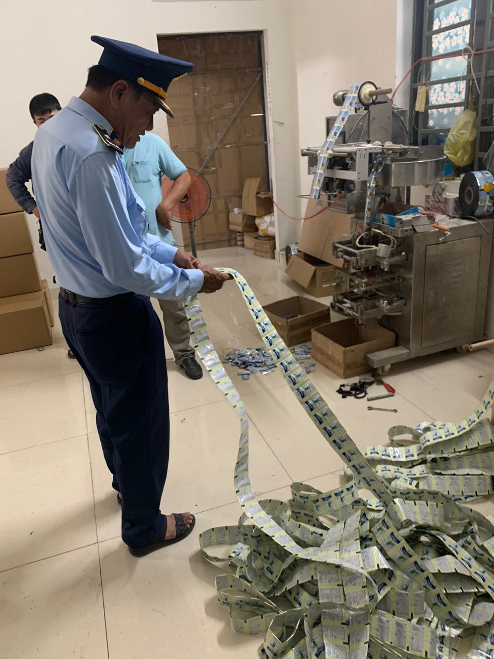 Long An: Thuê nhà dân để sản xuất thuốc bảo vệ thực vật giả -0