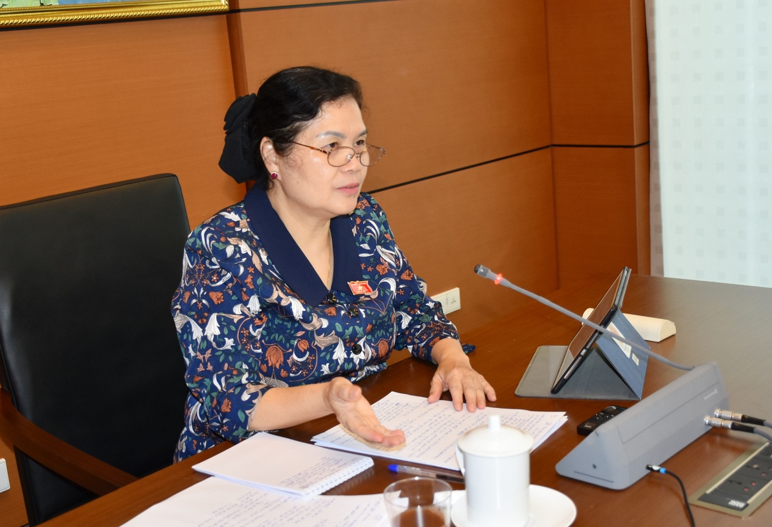 Trưởng Đoàn ĐBQH tỉnh Lai Châu Giàng Páo Mỷ - Tổ trưởng Tổ 17 điều hành phiên thảo luận tổ Cần tiếp tục nghiên cứu, rà soát các quy định bảo đảm tính thống nhất giữa các Luật -0