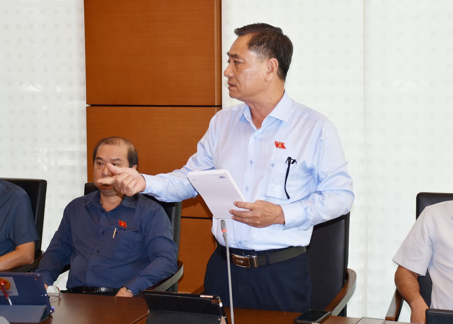 ĐBQH Phan Huỳnh Sơn (An Giang) Cần tiếp tục nghiên cứu, rà soát các quy định bảo đảm tính thống nhất giữa các Luật -0