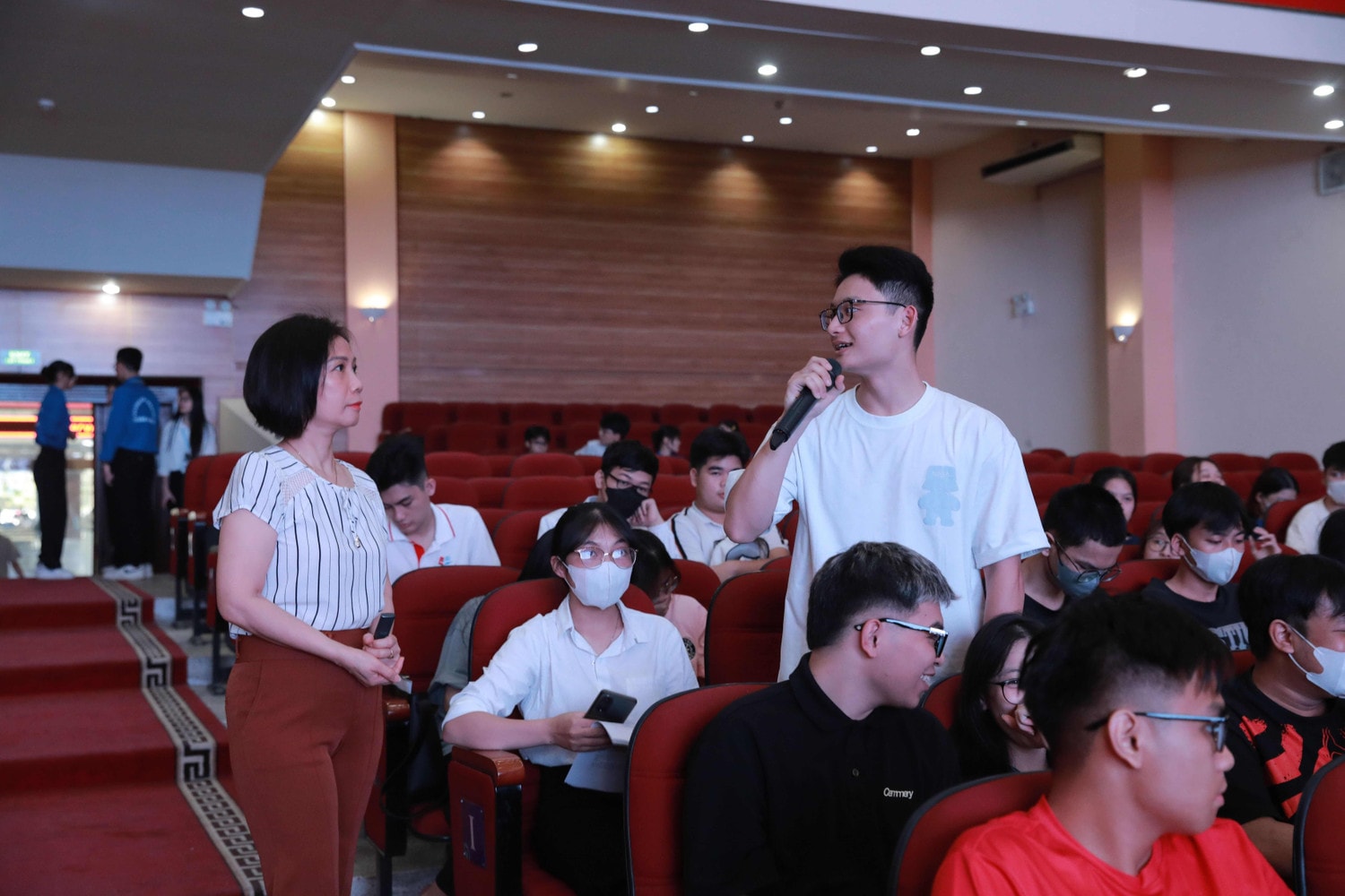 Sinh viên Đại học Thủy lợi được cung cấp thông tin pháp luật về lao động, BHXH, BHYT -0