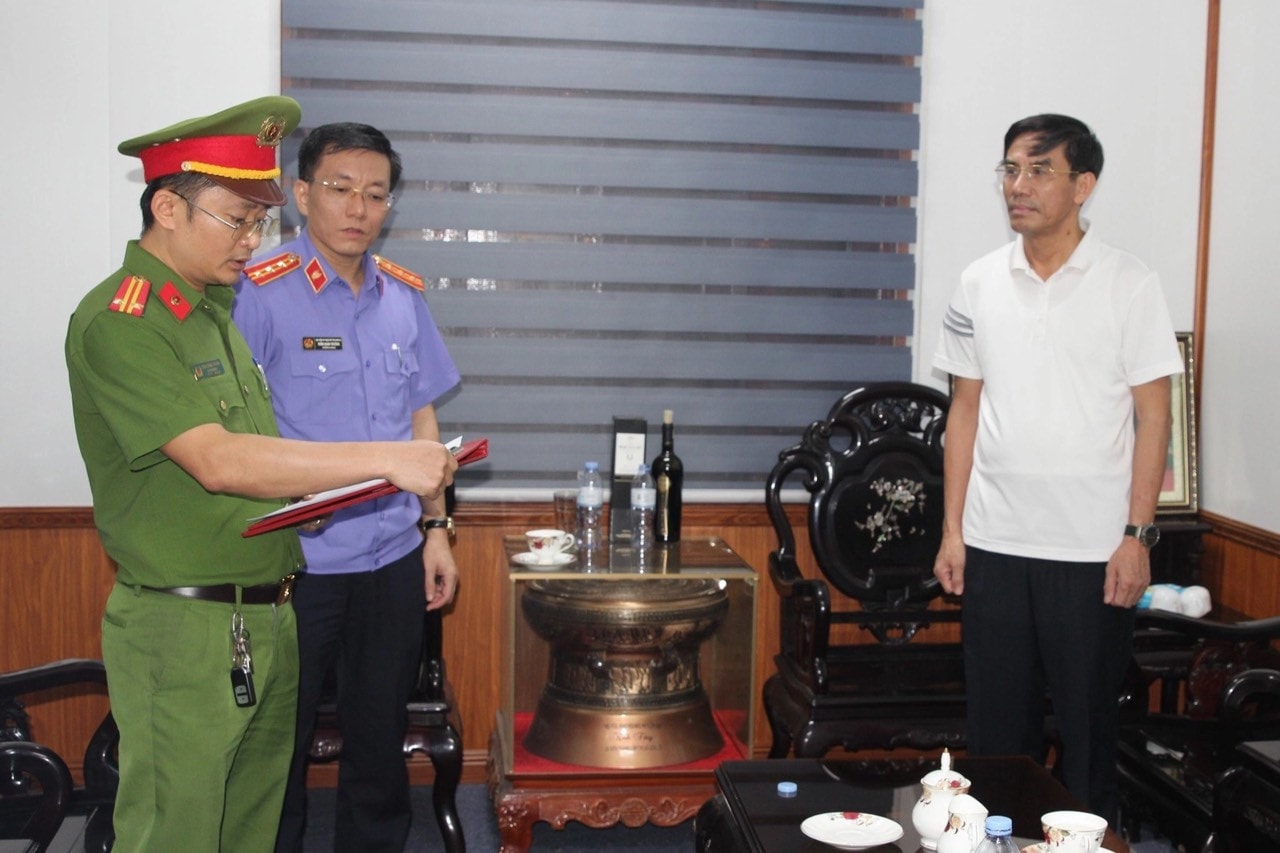 Nghệ An: Vụ Chủ tịch UBND thị xã Cửa Lò bị bắt: 4 thuộc cấp cũng bị khởi tố -0