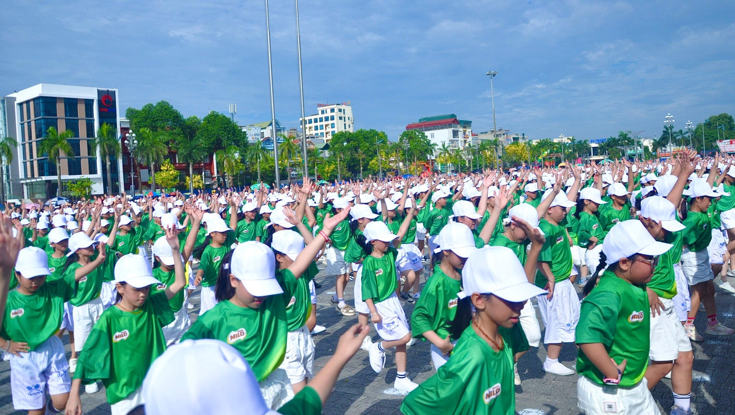 Khai mạc hè, ngày Olympic trẻ em và phát động toàn dân tập luyện môn bơi phòng, chống đuối nước -0