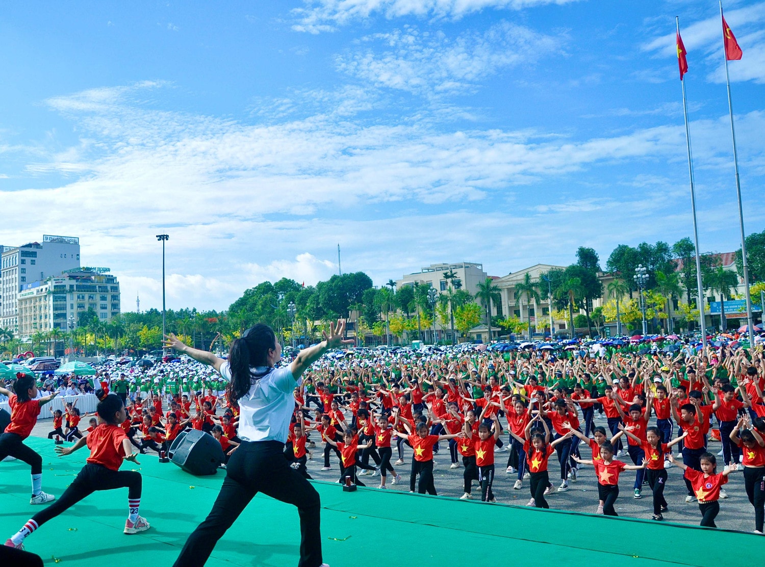 Khai mạc hè, ngày Olympic trẻ em và phát động toàn dân tập luyện môn bơi phòng, chống đuối nước -0