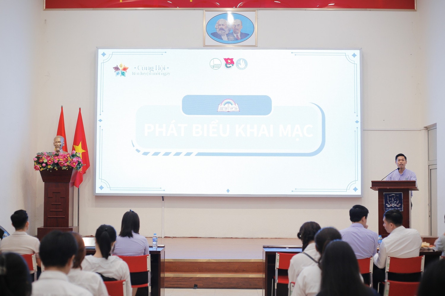 Dấu ấn 3 năm “Cùng hội rèn luyện mỗi ngày” của sinh viên đại học quốc gia hà nội -0
