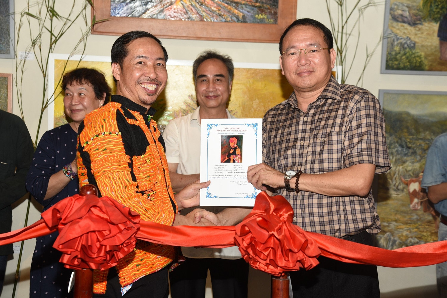Khai mạc triển lãm tranh “Câu chuyện vùng cao” -0