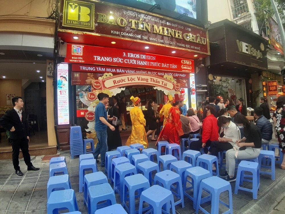 Trước khi vào tầm ngắm thanh tra kinh doanh vàng, Bảo Tín Minh Châu gây bất ngờ vì doanh thu “khủng” nhưng liên tục báo lỗ và lãi “siêu mỏng” -0