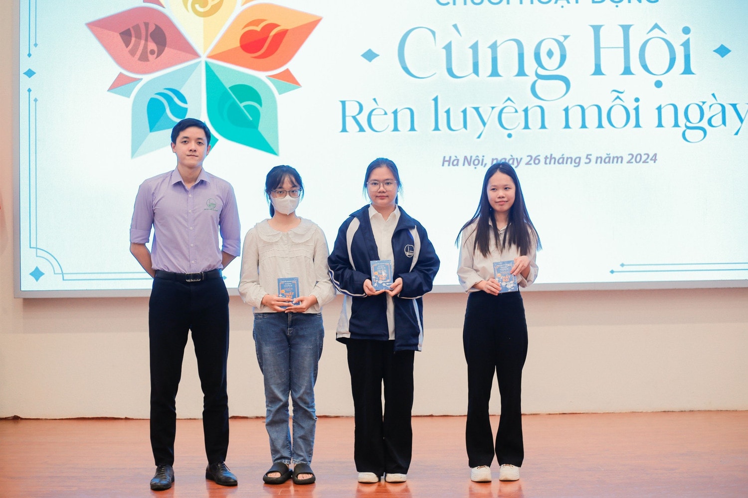 Dấu ấn 3 năm “Cùng hội rèn luyện mỗi ngày” của sinh viên đại học quốc gia hà nội -0