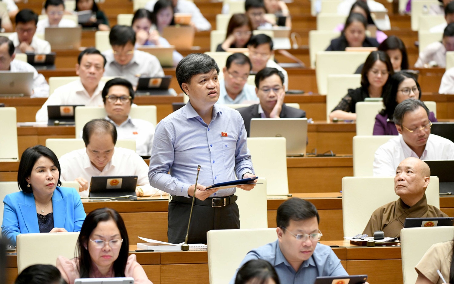 ĐBQH Tạ Đình Thi (Hà Nội) phát biểu. Ảnh: Lâm Hiển Dự thảo Luật Thủ đô (sửa đổi): Bảo đảm tính thống nhất với các luật liên quan -0