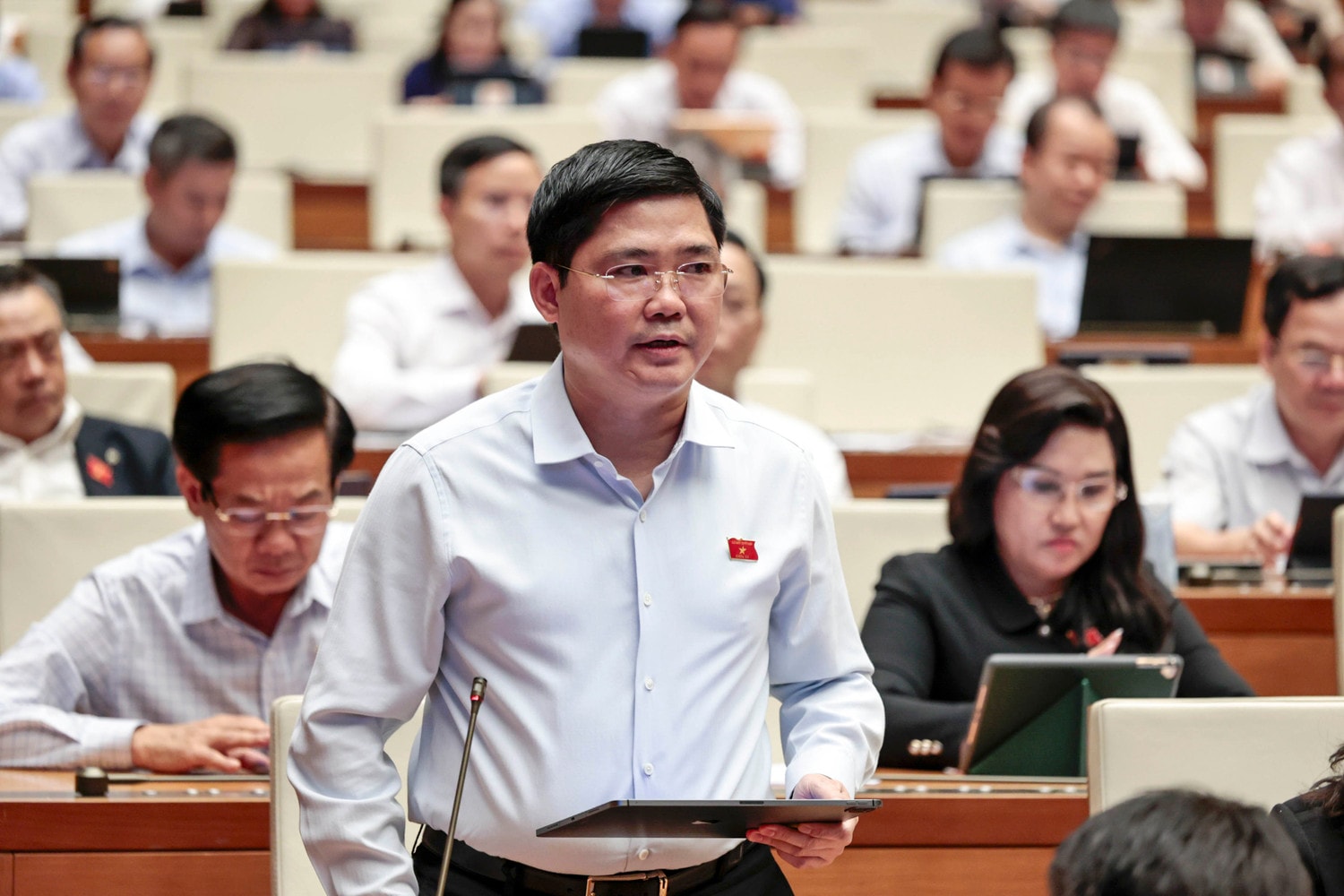 ĐBQH Nguyễn Tuấn Anh (Long An) phát biểu. Ảnh: Lâm Hiển Dự thảo Luật Thủ đô (sửa đổi): Bảo đảm tính thống nhất với các luật liên quan -0