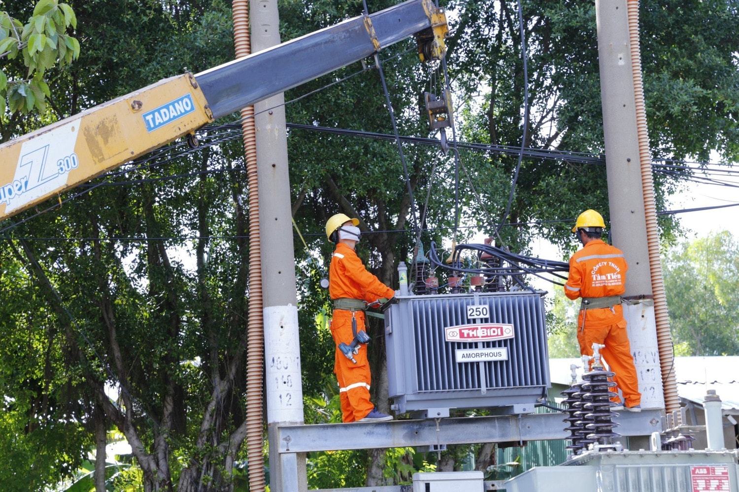 Ngành điện trả lời ý kiến cử tri phía Nam về giá điện và triển khai thị trường điện