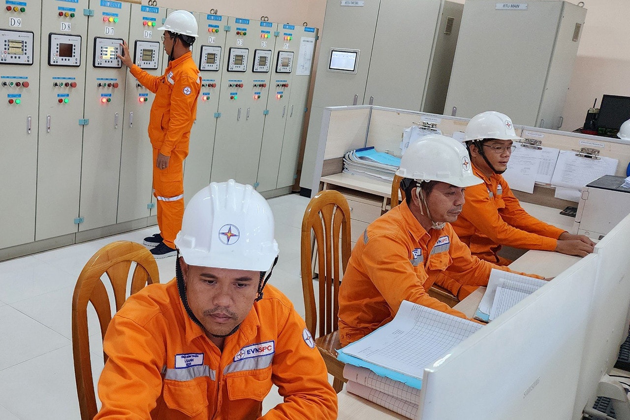 Ngành điện trả lời ý kiến cử tri phía Nam về giá điện và triển khai thị trường điện