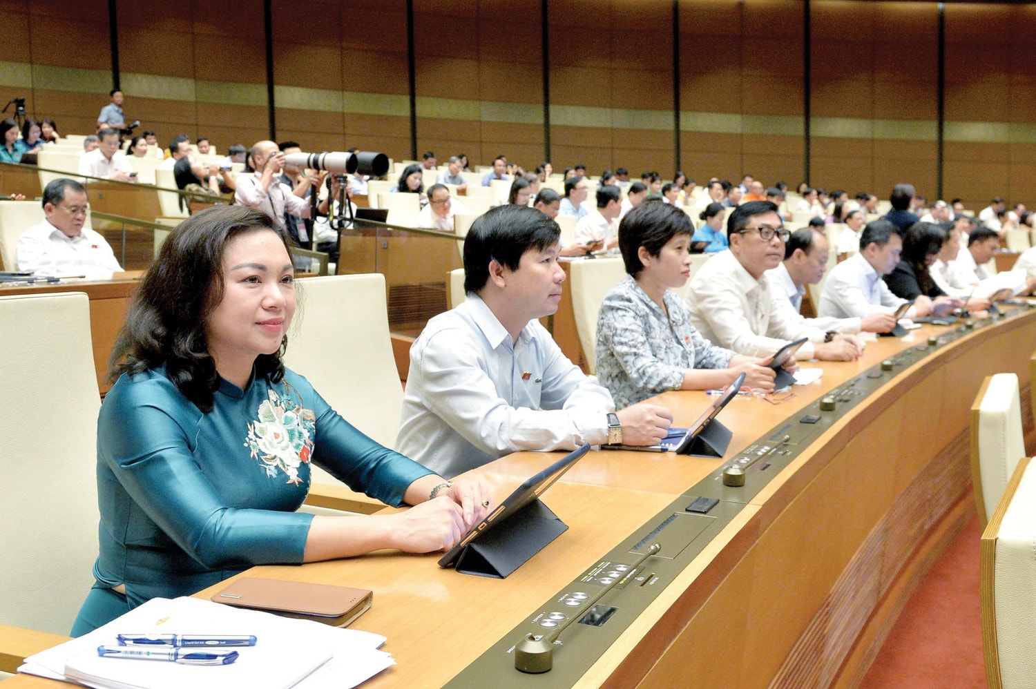 Đoàn ĐBQH tỉnh Hòa Bình tham dự Kỳ họp thứ Bảy	Ảnh: Hồ Long