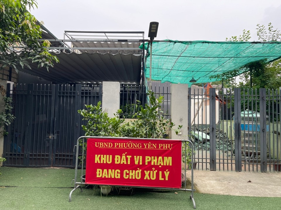 Quận Tây Hồ, Hà Nội: Phường Yên Phụ đứng “top đầu” vi phạm trật tự xây dựng trên đê, hành lang thoát lũ sông Hồng -0