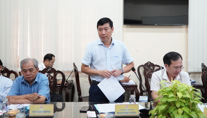 Phó Bí thư Tỉnh ủy, Chủ tịch UBND tỉnh Phạm Thiện Nghĩa phát biểu tại buổi làm việc. Ảnh: Trung Oanh