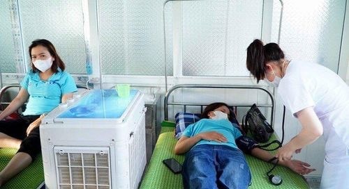Nghệ An: Hơn 70 công nhân nghi bị ngộ độc sau bữa ăn trưa -0
