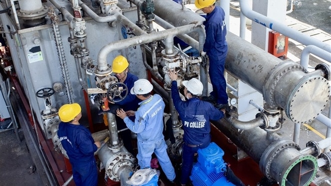 Công tác bảo dưỡng tổng thể tại Nhà máy Đạm Cà Mau. Nguồn: PVCFC