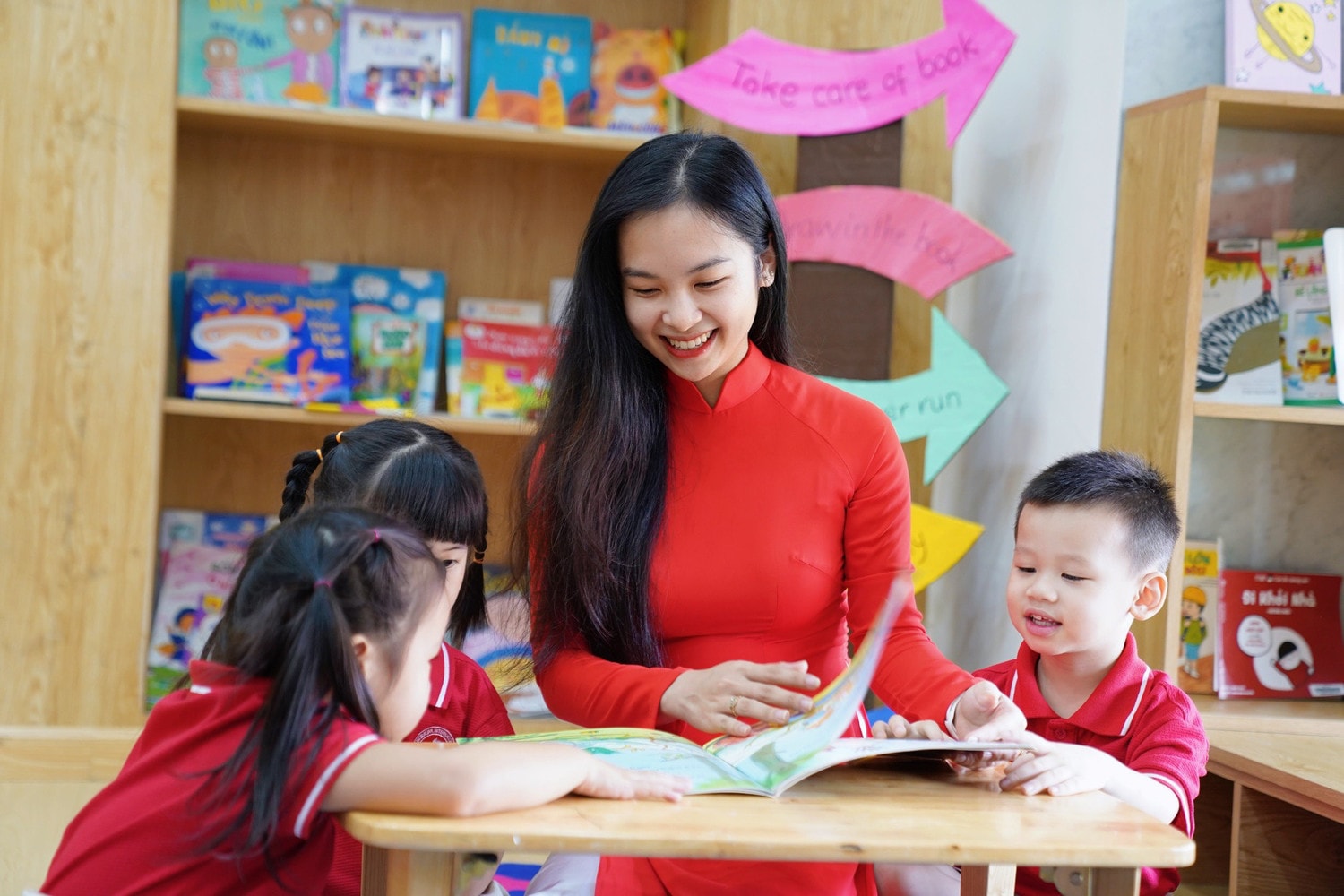 ,Cần thể hiện được kĩ năng nghiệp vụ của nhà giáo