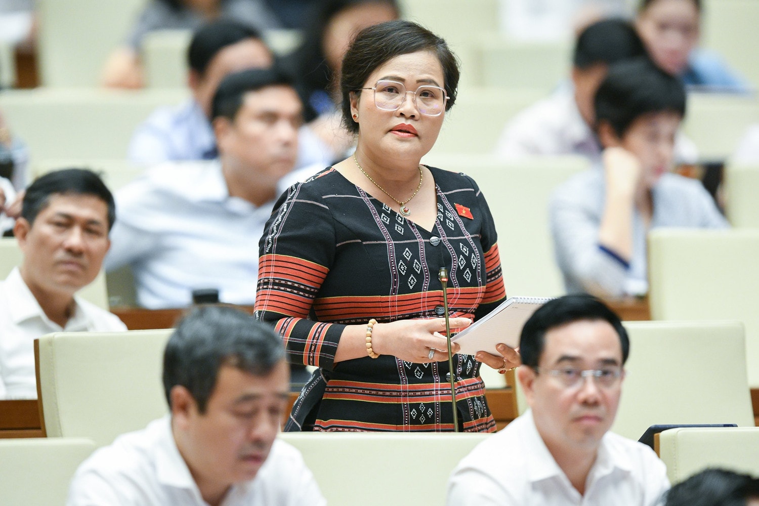 Vụ bé 5 tuổi tử vong sau khi bị bỏ quên trên xe đưa đón học sinh: Người lớn rõ ràng đã tắc trách! -0