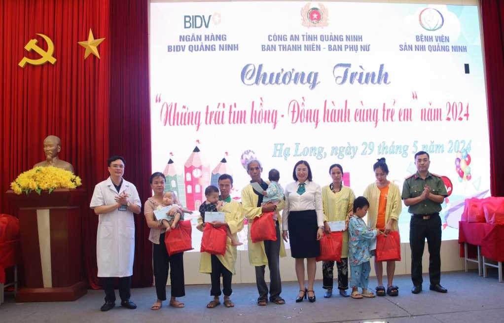 2218225_ban_to_chuc_tang_.jpg -0