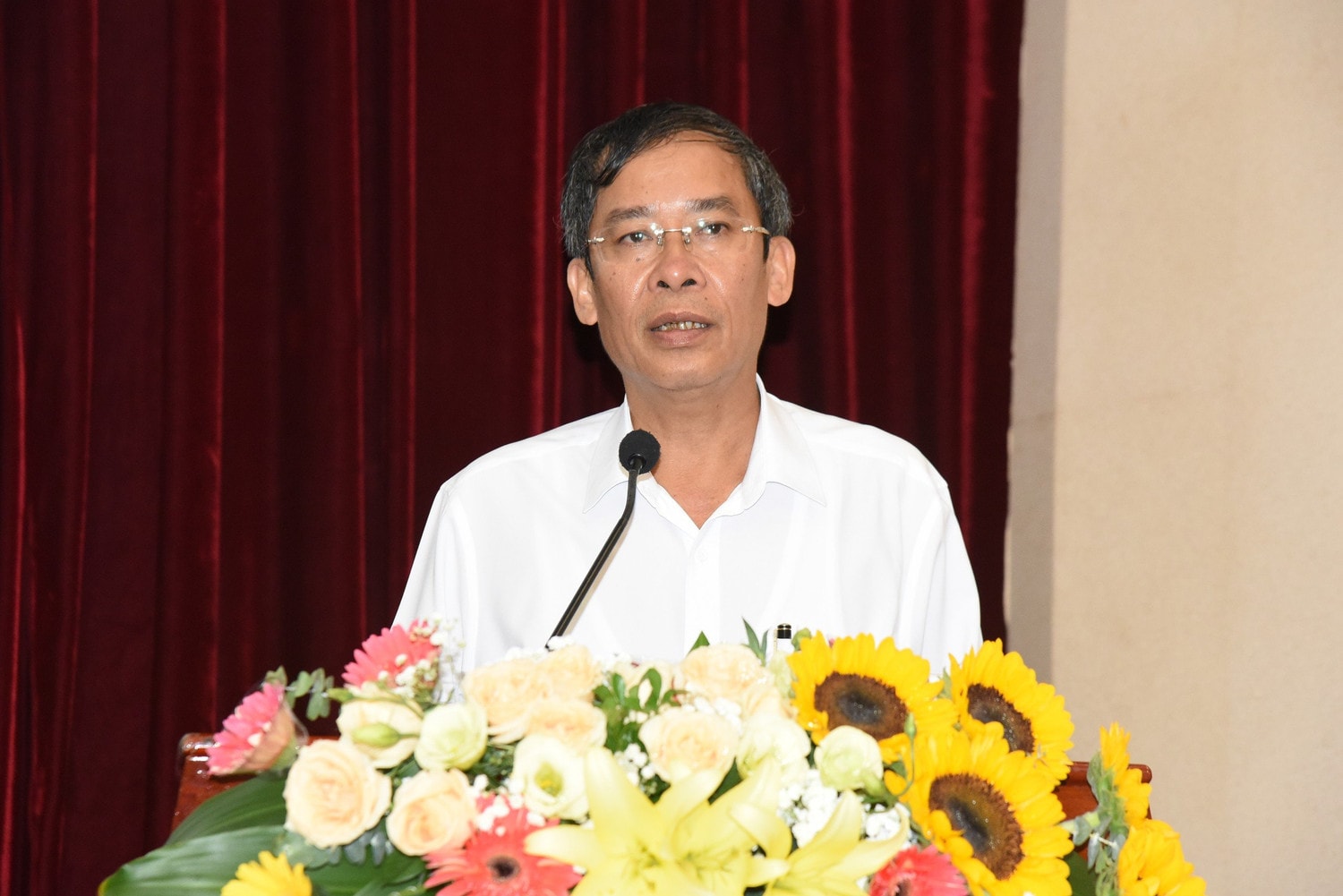 Xây dựng Luật Nhà giáo đảm bảo bình đẳng giữa nhà giáo công lập, ngoài công lập và nhà giáo có yếu tố nước ngoài -0