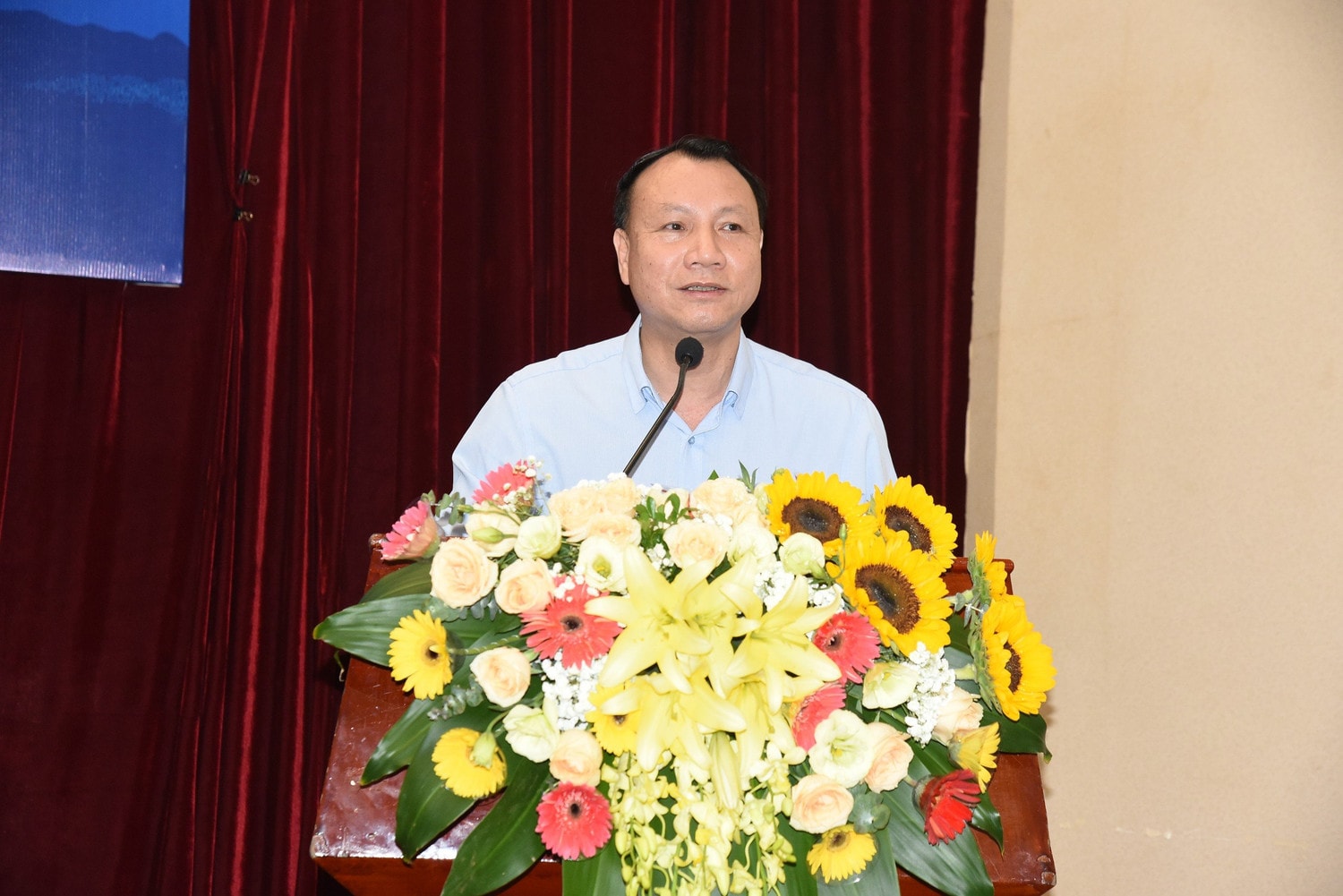 Xây dựng Luật Nhà giáo đảm bảo bình đẳng giữa nhà giáo công lập, ngoài công lập và nhà giáo có yếu tố nước ngoài -0
